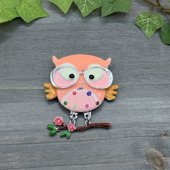 Jewelry - 🌻 3/$25 Cute Owl with Glasses Brooch
